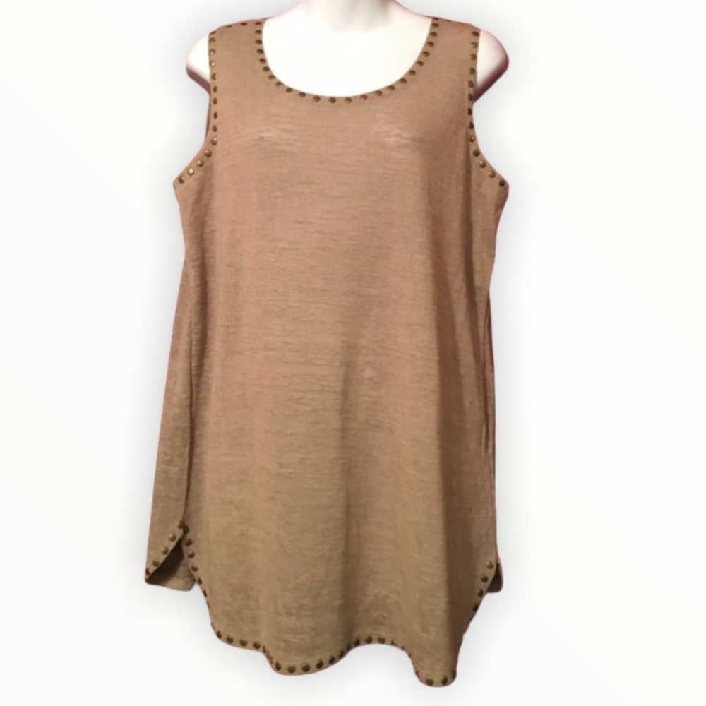 NWT ESSENTIALS By Milano Top